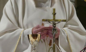 Katolički sveštenik blizak papi optužen: Seksualno zlostavljao časne sestre