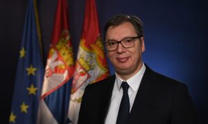 Aleksandar Vučić objavio novogodišnju čestitku VIDEO