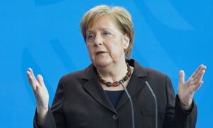 Džaba i tjelohranitelj: Merkelovoj lopov ukrao novčanik u marketu