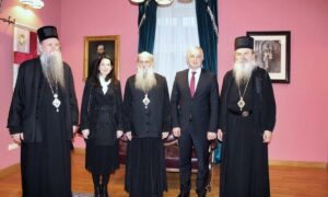 Borenović i Trivićeva u Pakracu: Prisustvovali osveštenju crkve