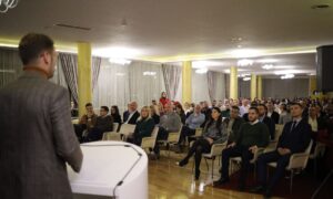 Forumom promovisan Preduzetnički centar u Banjaluci: Zahtjevi privrednika na jednom mjestu