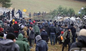 Uradili ono što su naumili: Migranti probili ogradu na granici Bjelorusije i Poljske