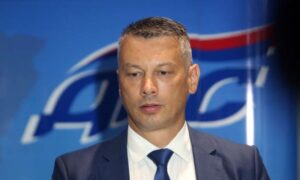 Nešić o slučaju “Petronijević”: Radi se o zabrani samo zato što su Srbi i što predstavljaju srpski narod