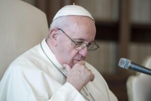 Papa zahvalio novinarima: Rad na otkrivanju svešteničkog zlostavljanja djece veoma bitan