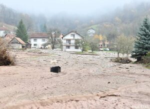 Poplave zadale težak udarac: Stanovništvo Sarajevsko-romanijske regije sabira štetu