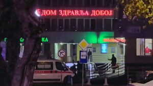 Muškarac s bombom u Doboju stavljen pod kontrolu