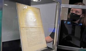 Otkriven misteriozni kupac: Dao 43 miliona dolara za originalni primjerak ustava SAD-a