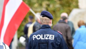 Osujećen napad na policijsku stanicu u Lincu: Uhapšen mladić porijeklom iz BiH