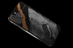 Za one sa “dubokim džepom”: Caviar prodaje iPhone 13 Pro s fragmentom zuba tiranosaura