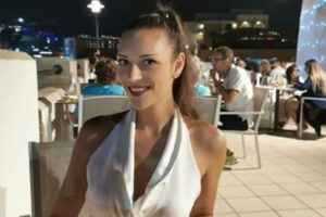 Napravila bum na estradi: Dajana Penezić mikrofon zamijenila bijelim mantilom