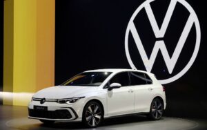 Mnoga pitanja “vise nad glavom”: Šta će biti sa VW Golfom 9?