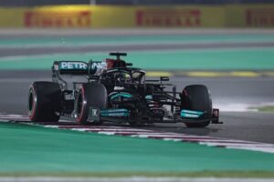 Mercedes će ipak odustati od tužbe: Hamilton ne želi titulu osvojiti na sudu