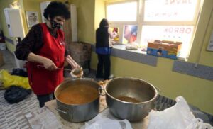 Sve više gladnih u BiH: “Da nemam obrok u javnoj kuhinji ne bih imala šta jesti”