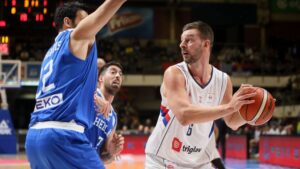 Loše vijesti iz Grčke: Srpski košarkaš se onesvijestio na treningu