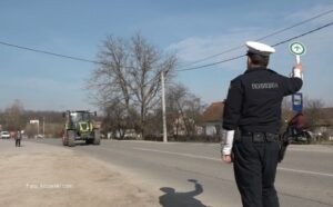 PU Prijedor: Prekršajni nalozi izdati za 100 vozača traktora