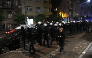 Policijski kordon u Njegoševoj: Na ulici zbog Mladićevog murala