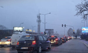 Još jedno “nervozno jutro” u Banjaluci! Kilometarske kolone zbog kvara na semaforu FOTO