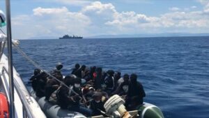 Preko Lamanša: U jednom danu čamcima stiglo 1.000 migranata