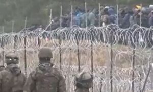 Kolone migranata na bjelorusko-poljskoj granici: Spriječen prvi pokušaj upada VIDEO