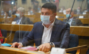 Radović u parlamentu Srpske: Kada ne bih platio porez, imao bih blokadu računa