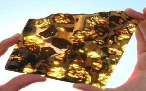 Naučnici u šoku: Otkriven novi mineral unutar dijamanta koji do sada niko nije vidio