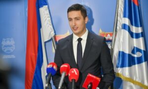 Ilić oštro po Stanivukoviću: Na video klipovima plače i lažno optužuje, a ne zna da napravi realokaciju