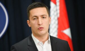 Ilić o Stanivukovićevoj “kočnici”: Ne uplaćuje po 100 KM jer je prijedlog SNSD-a