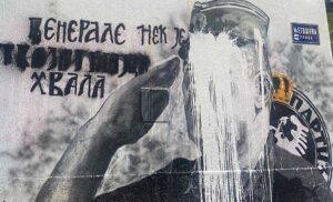 Preko lika generala napisano “zločinac”: Uništeni mural i grafit posvećeni Ratku Mladiću