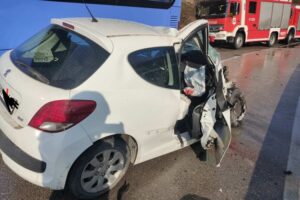 Djevojka stradala u nesreći kod Banjaluke: Vozači “pežoa” i autobusa zbrinuti u UKC Srpske