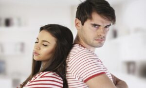 Istraživanje “otkrilo zanimljivu istinu”: Evo zašto su ženama privlačniji namrgođeni muškarci