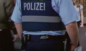 Drama u Beču! Srpkinja napala sina (26) zbog seksualne orijentacije pa nasrnula na policiju