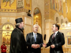 Predsjednik Vlade Crne Gore nastavlja posjetu Srbiji: Krivokapić i Selaković obišli Hram Svetog Save