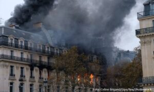 Požar u centru Pariza: Vatru gasilo 46 vatrogasnih ekipa VIDEO