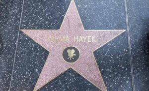 Priznanje za glumicu! Salma Hajek dobila zvijezdu na stazi slavnih u Holivudu VIDEO