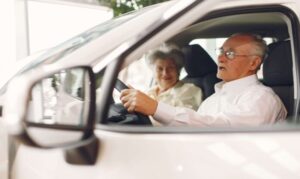 Njemački model za starije vozače: Vratite dozvolu i čeka vas besplatan javni prevoz
