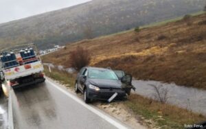 Dvije saobraćajne nesreće u kratkom vremenskom razmaku: Povrijeđene četiri osobe