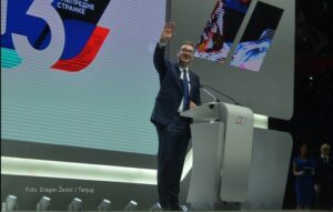 Vučić na svečanosti SNS: Neću se kandidovati za predsjednika stranke, ovo su poslednji izbori na kojima vas vodim