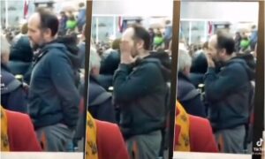 Ovo je obilježilo miting antivaksera u Zagrebu: Gurnuo ruku u hlače, pa sa njom obrisao lice VIDEO