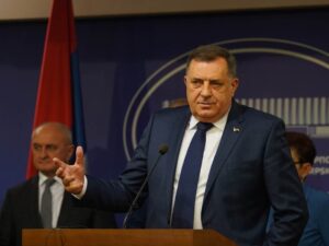 Dodik o opoziciji: Stav Šarovića sve govori, ponašaju se probosanski