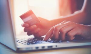 Policija poziva na oprez tokom internet kupovine: Nemojte davati lične podatke sa bankovnih kartica