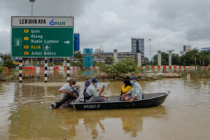 Voda odnijela osam života: Katastrofalne poplave i kiše uništile sve VIDEO