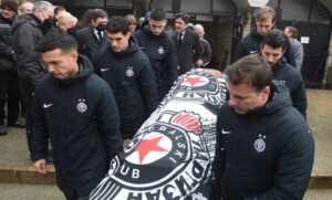 Otišao je Momčilo Moca Vukotić: Legendarni fudbaler Partizana ispraćen na vječni počinak