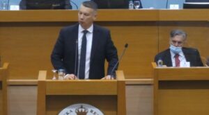 Nešić pozvao vlast: Već sutra da budu usvojeni zakoni o vraćanju nadležnosti