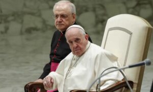 Papa Franjo doputovao na Kipar: Poglavar Katoličke crkve ukazao na patnje migranata