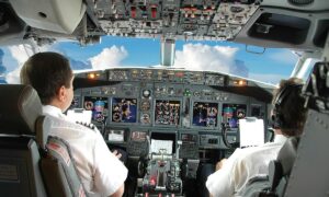 Drama među oblacima: Pilot pokušao ugasiti motore i oboriti putnički avion