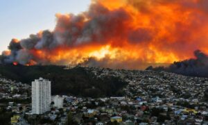 Vatra “gutala” sve po redu: Više od stotinu kuća izgorjelo u požaru VIDEO