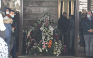 Posljednji ispraćaj Kristine Đukić: Djevojka sahranjena uz tužne stihove “Divljeg kestena”