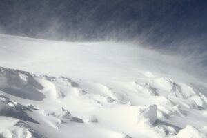 Krenuli u avanturu pa ostali zavejani: Snježna mećava “zarobila” 17 ljudi na planini