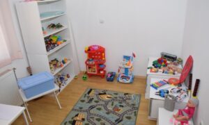 Novitet u Klinici za psihijatriju u UKC-u: Oformljena soba za terapiju igrom za djecu i adolescente