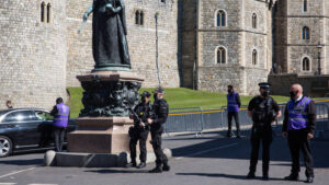 Uhapšen naoružani muškarac: Provalio u zamak Vindzor gdje kraljica Elizabeta provodi Božić